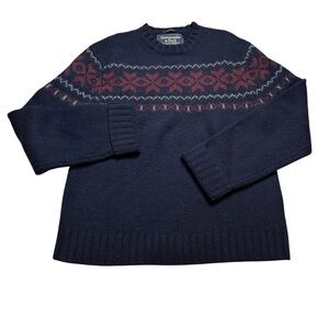 Y2K Vintage Abercrombie & Fitch Men's Navy Sweater 100% Lamb’s Wool size is XL
